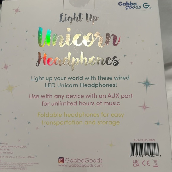 Gabby Goods Light Up Wired LED Unicorn Headphones for Kids. - Picture 2 of 5